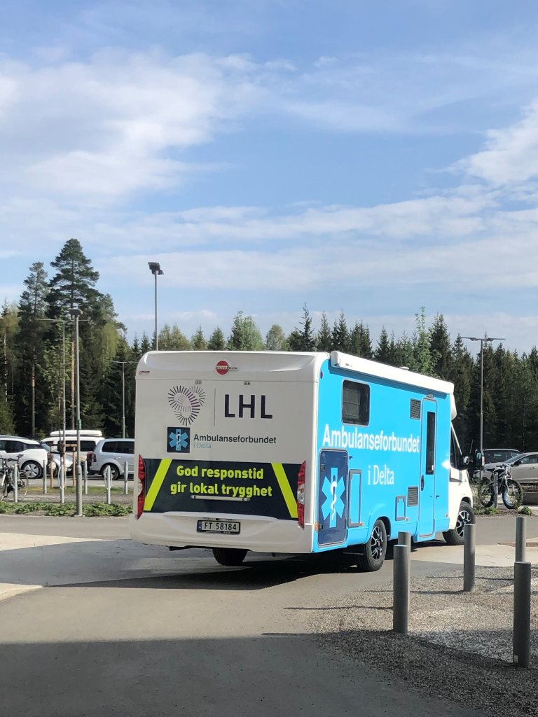 Ambulanseturne med LHL bil